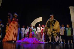 1535761_10152515513773626_710936675_n